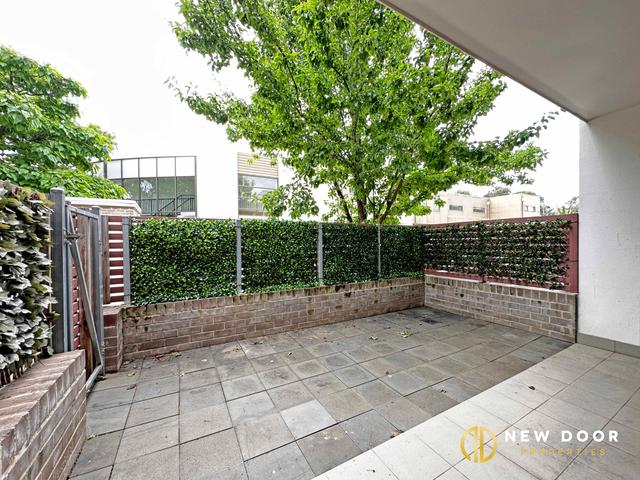 2/39 Jerrabomberra Avenue, ACT 2604