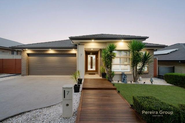 7 Geoghegan Circuit, NSW 2570