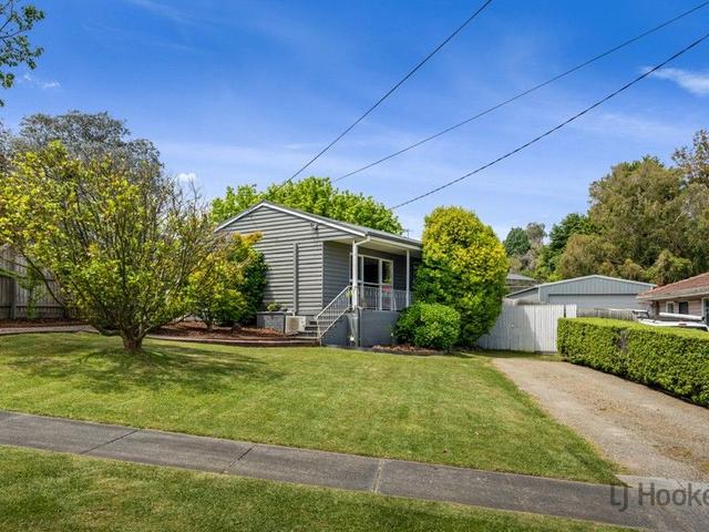 17 Weyburn Road, VIC 3155