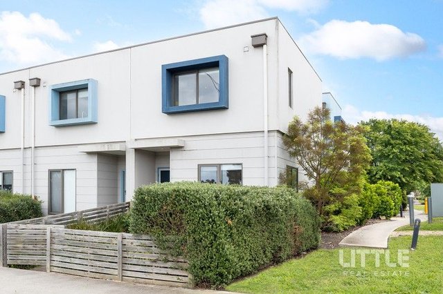 32/1-15 Beddison Road, VIC 3064