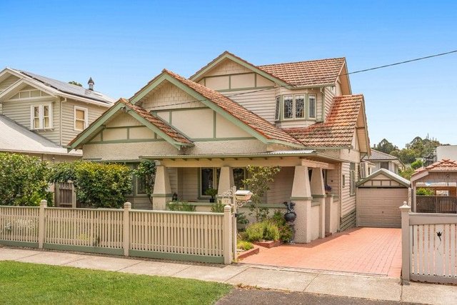 77 Napier Crescent, VIC 3040