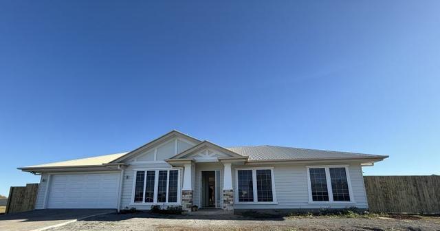 1 Golf View Dr, QLD 4670