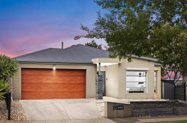 8 Whyalla Gardens, VIC 3029