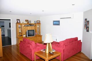Family room (2006-05-30)