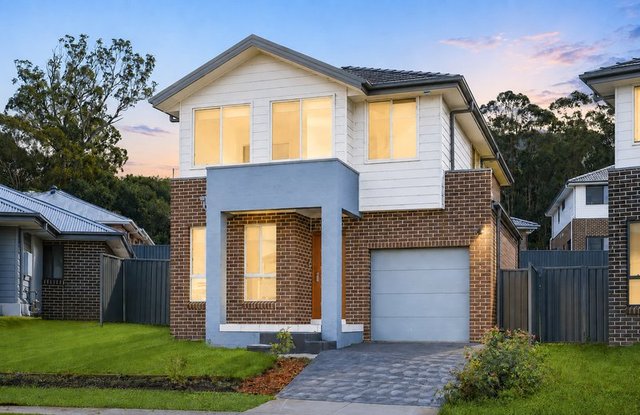 21 Fuyu Street, NSW 2570