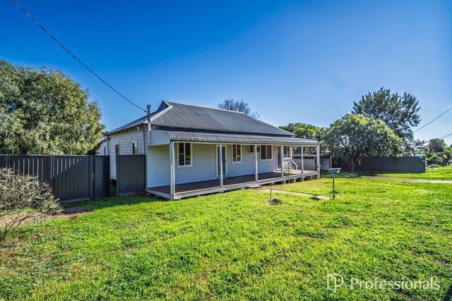 82 Vennacher Street, NSW 2329