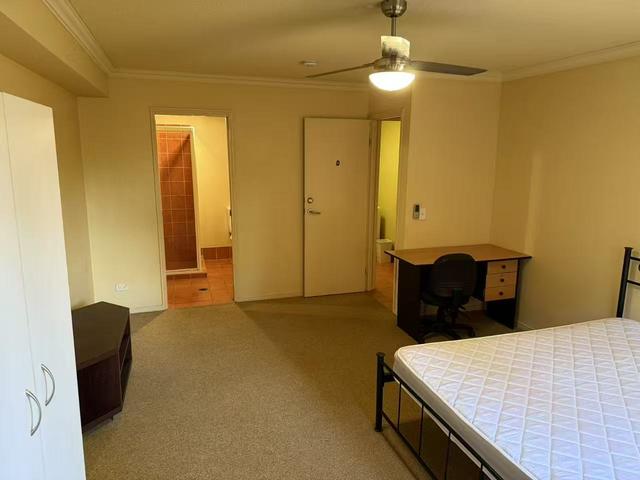 2/4 University Drive, QLD 4226