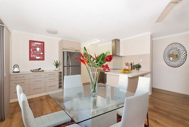 3/12 The Avenue, QLD 4812