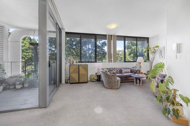 215/20 McGill Street, NSW 2049