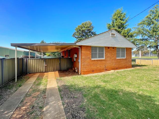 52 Yulong Street, NSW 2830