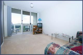 Lounge Room (2014-04-28)