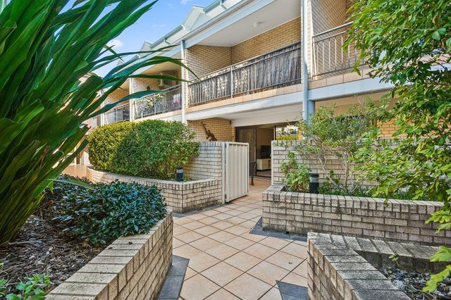 2/28 Addison Street, NSW 2529