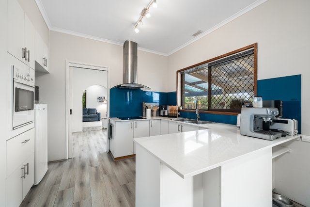 16 Jackie Howe Crescent, ACT 2904