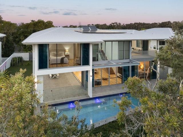 5 Sunset Beach Avenue, QLD 4573