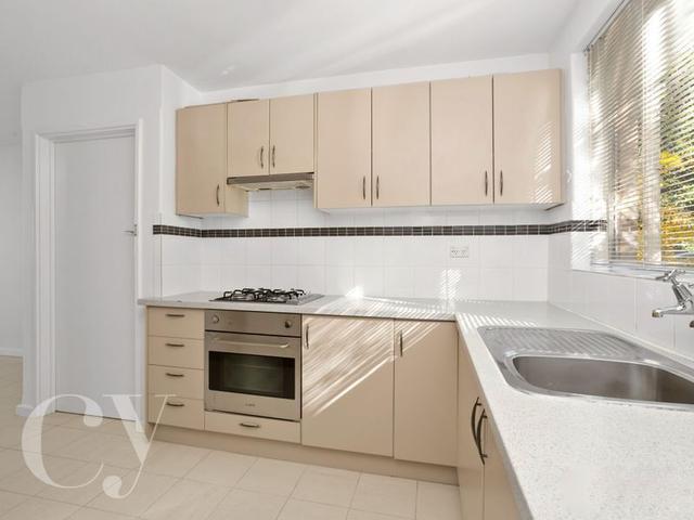 9/9 Jersey Street, WA 6014