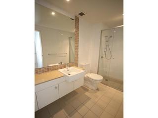Bathroom (2015-06-03)