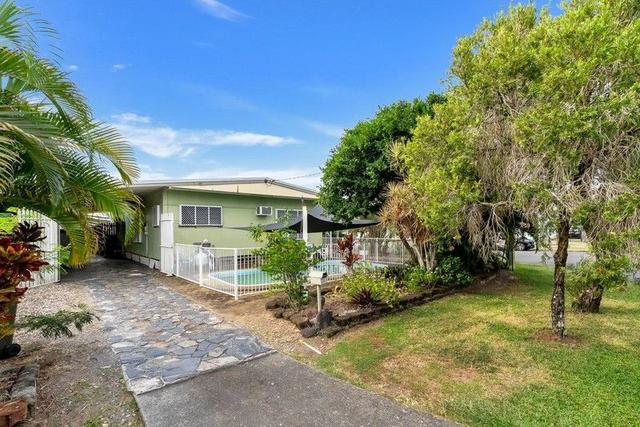 14 West Street, QLD 4870