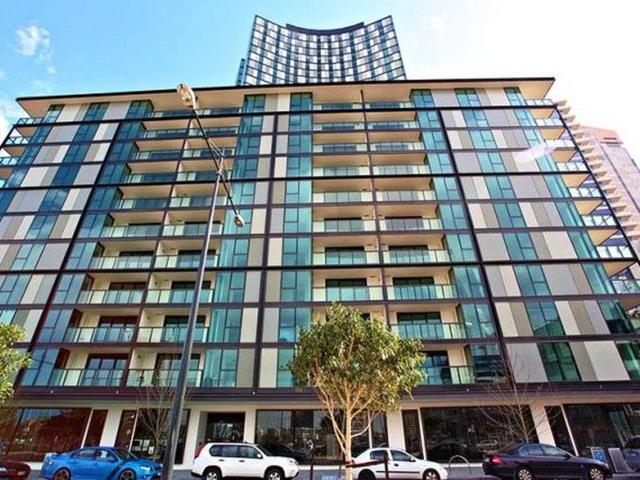 1H/8 Waterside Place, VIC 3008