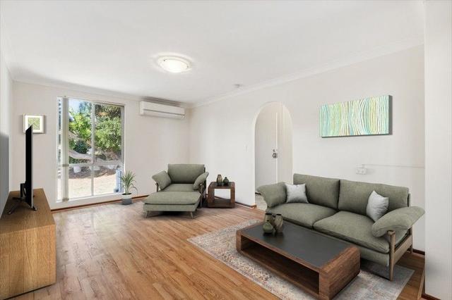 7 Riggs Place, WA 6167