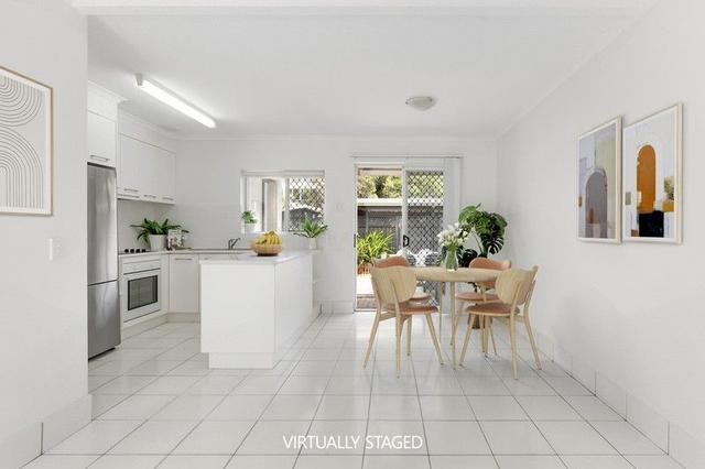 2/17 Margit Street, QLD 4567