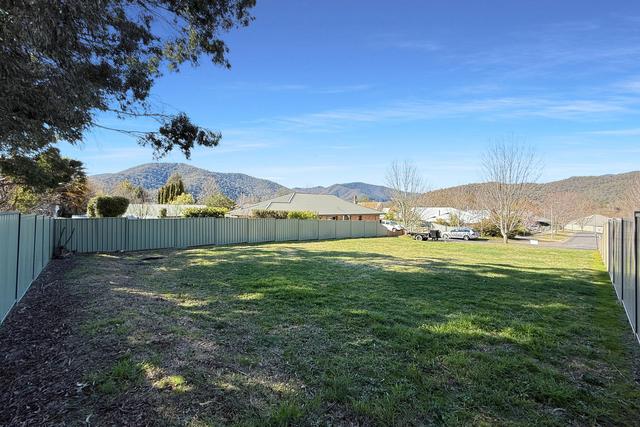 14 Three Peaks Rise, VIC 3741