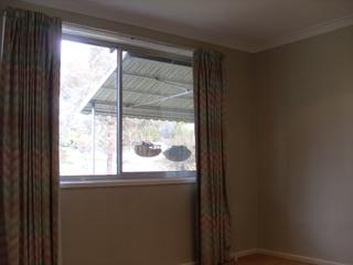 Bedroom 3 (2011-04-29)