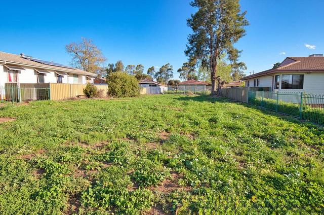 13 Houston Drive, NSW 2830