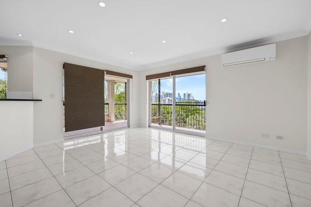 4/18 Augustus Street, QLD 4066