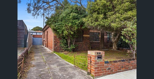 12 Hawthorn Street, VIC 3058
