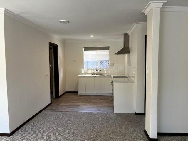 8/34 Eric Street, WA 6152