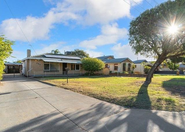 326 Robinson Avenue, WA 6105