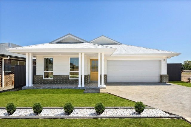 6 Brenville Street, NSW 2560