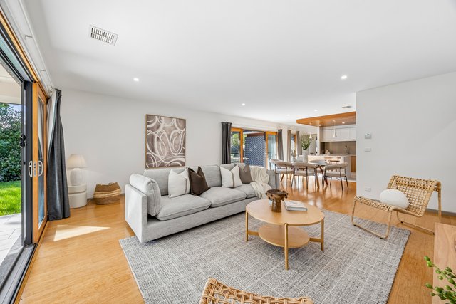 124 Phillip Avenue, ACT 2602