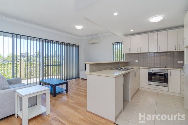 25/10 Pavonia Link, WA 6030