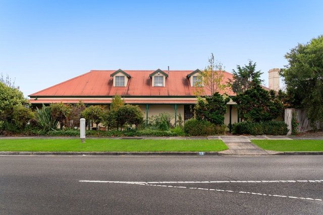 18 Salignus Court, VIC 3805