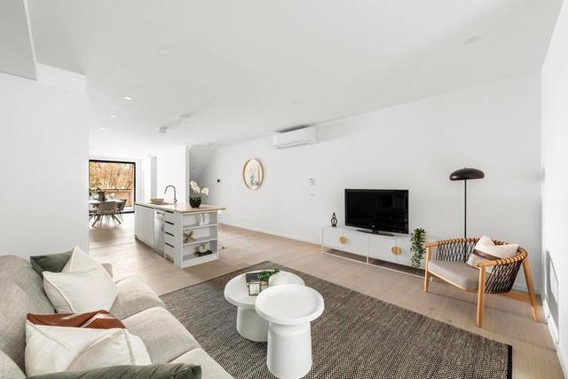 4/18-20 Nicholson Street, VIC 3068