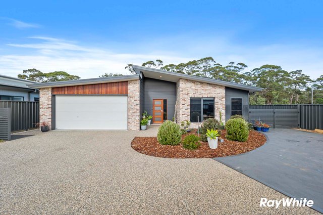 14 Azure Avenue, NSW 2537