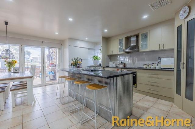 16 Collins Avenue, NSW 2830