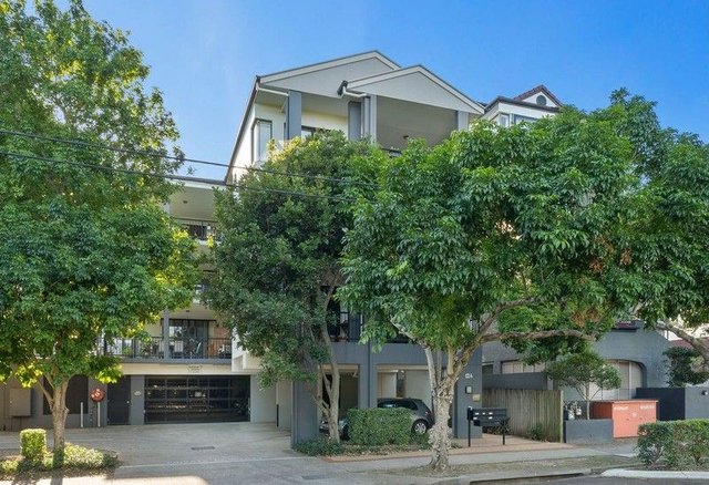 4/124 Sydney Street, QLD 4005