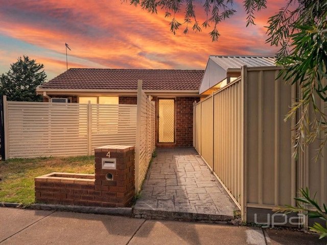 4 Pinnacle Crescent, VIC 3338