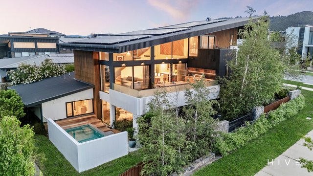 16 Jamrozik Street, ACT 2611