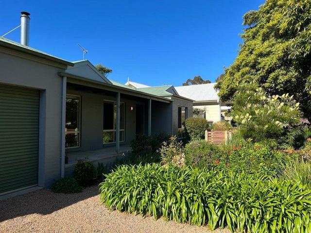 18 Fell Place, VIC 3904