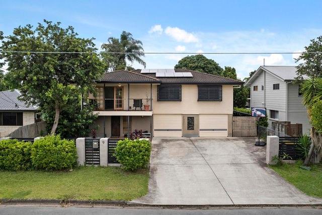 9 Crescent Court, QLD 4035