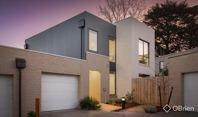 4/17B Hazeldene  Court, VIC 3806
