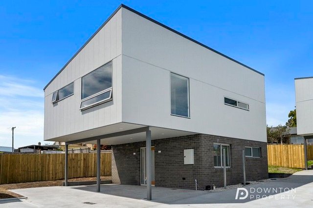 2/107 Bass St, TAS 7018