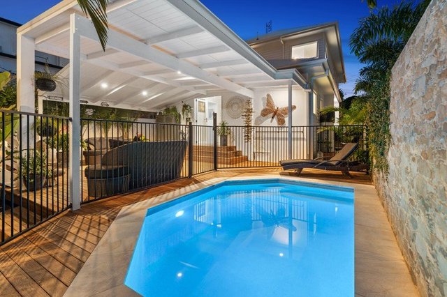 19 Thirteenth Avenue, QLD 4221
