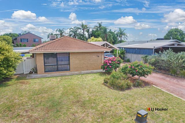18 Pevensey Place, VIC 3564