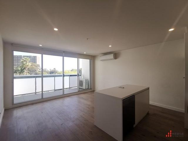 212/33 Racecourse Rd, VIC 3051