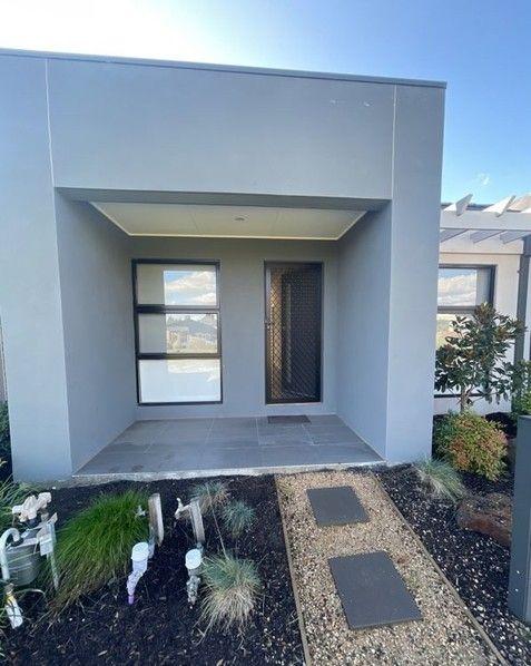 12 Lefroy  Walk, VIC 3750