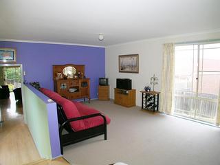 Lounge (2004-08-04)